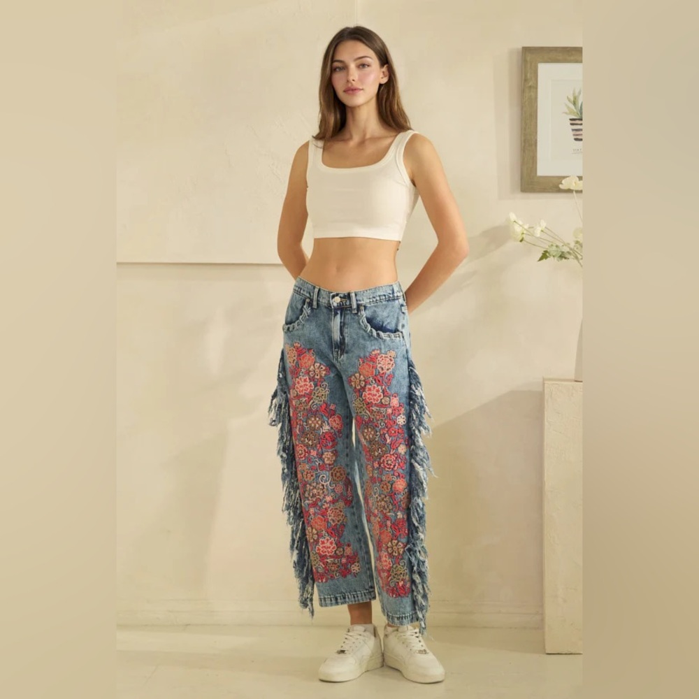 BP1145 Washed Embroidery Side Fray Jeans - Picture 4 of 11